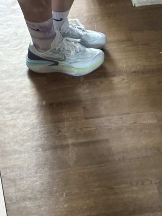 Продам КРОСОВКИ Zoom GT Cut2EP