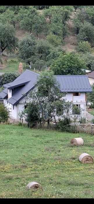 Vand / schimb cu auto casa  la tara
