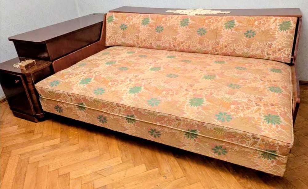 Ca nou. Pat/ recamier/ canapea extensibila vintage/ –stare perfecta