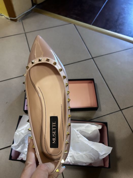 Обувки - чисто нови