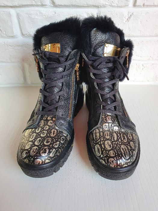 Боти от естествена кожа