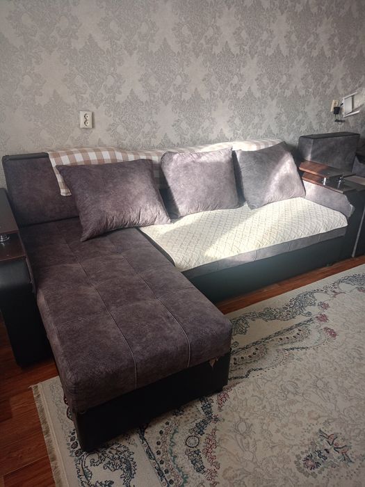 Продам диван средним состояни