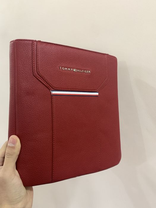 Сумка из tommy Hilfiger