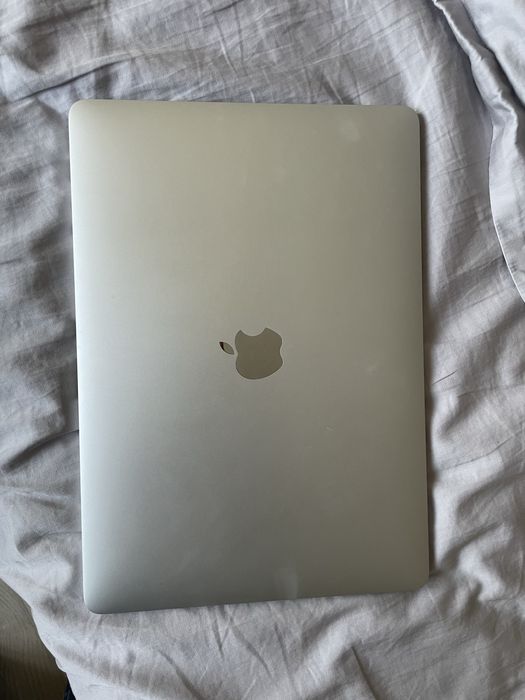 Макбук Про м1 идеал
