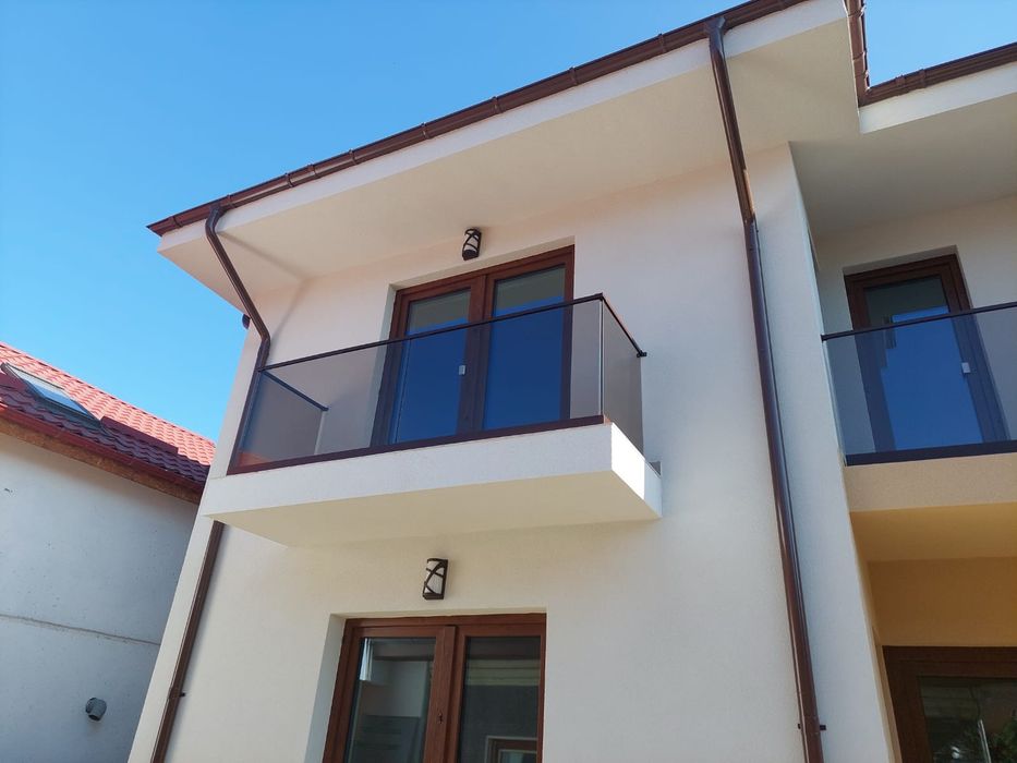 Balustrada din sticla securizata , mana curenta