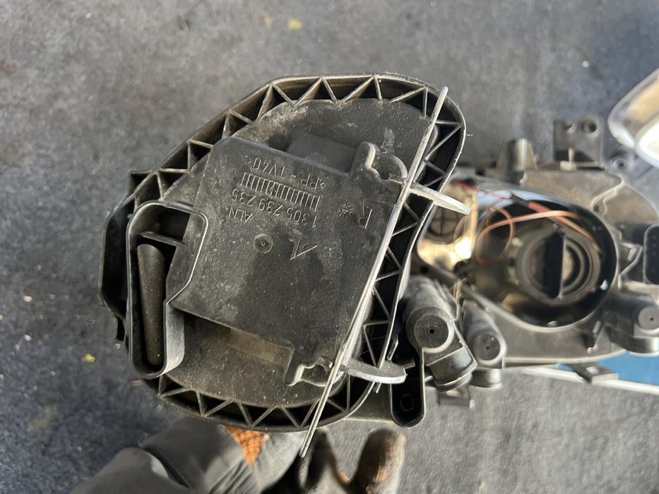 Фар - Фарове Vw Touran Фолксваген Туран 2006г ляв десен 1брой