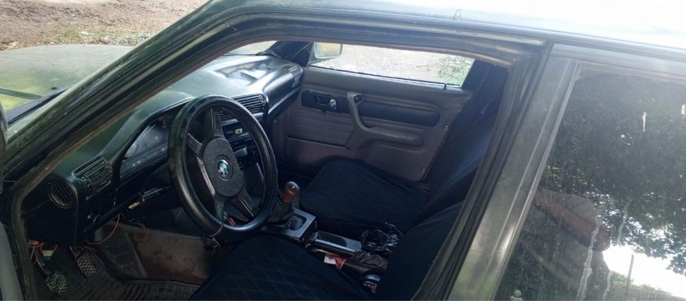 Bmw e30 320 model 1989 yil