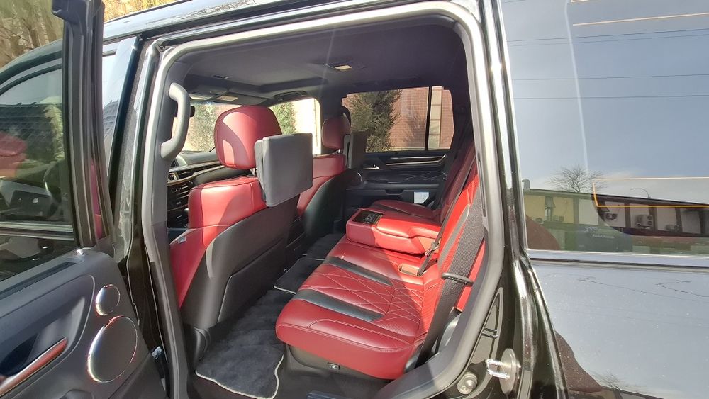 Lexus LX 570   Kuro Black Edition. Насия. савдо берлади