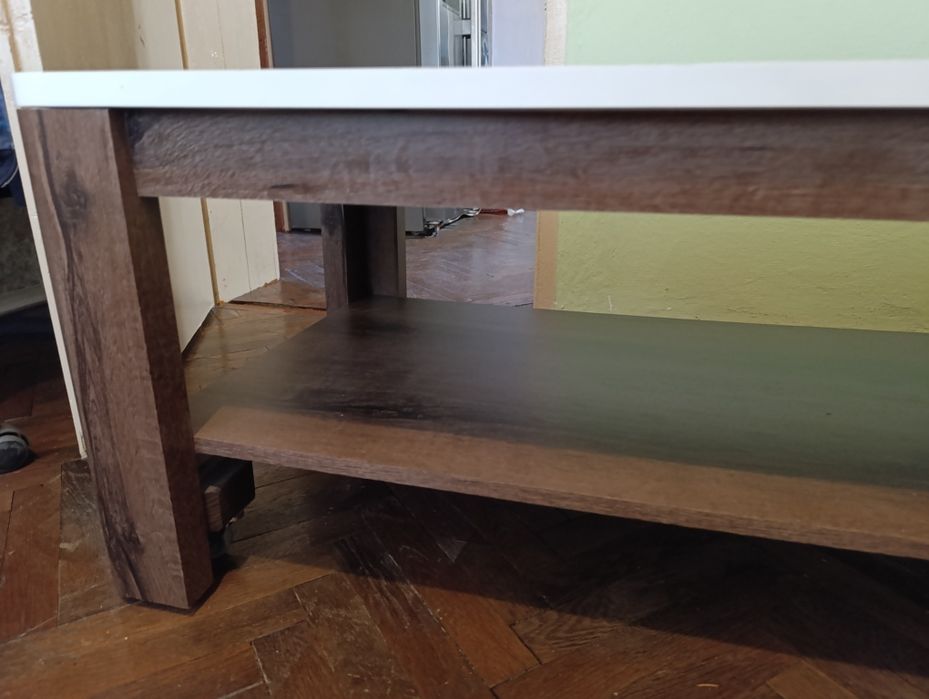 Холна маса на колелца