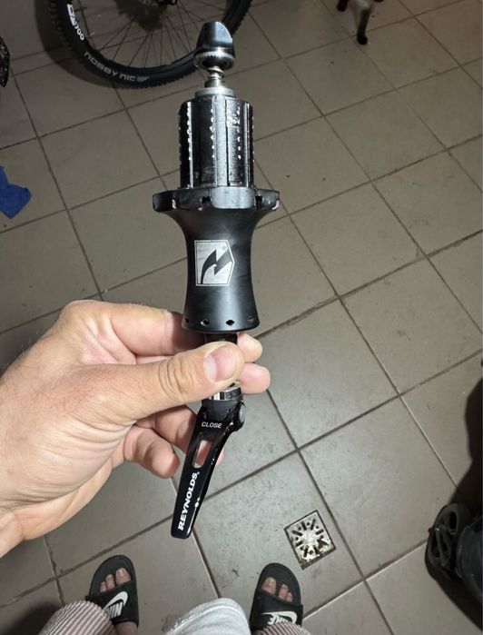 Butuc Spate Raynold Strike Sig