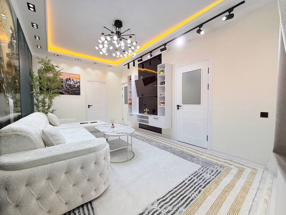 SOTILADI! CHILONZOR 11kvartal 2xonali holati ideal xonadon !