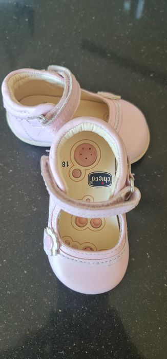 Детски обувки за прохождане Chicco 18 номер