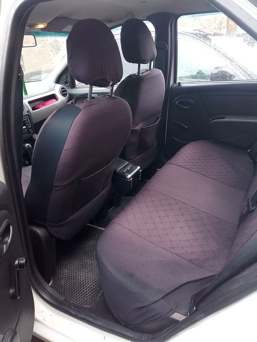 Продам машину Renault Logan