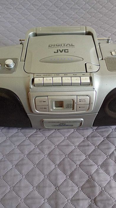 Касетофон JVC -Касетофон