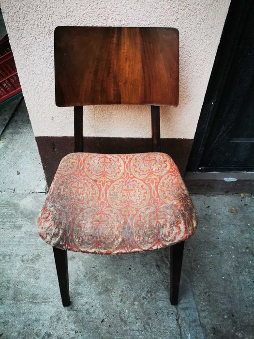 scaun vechi ptr restaurare taburet vintage Romania made