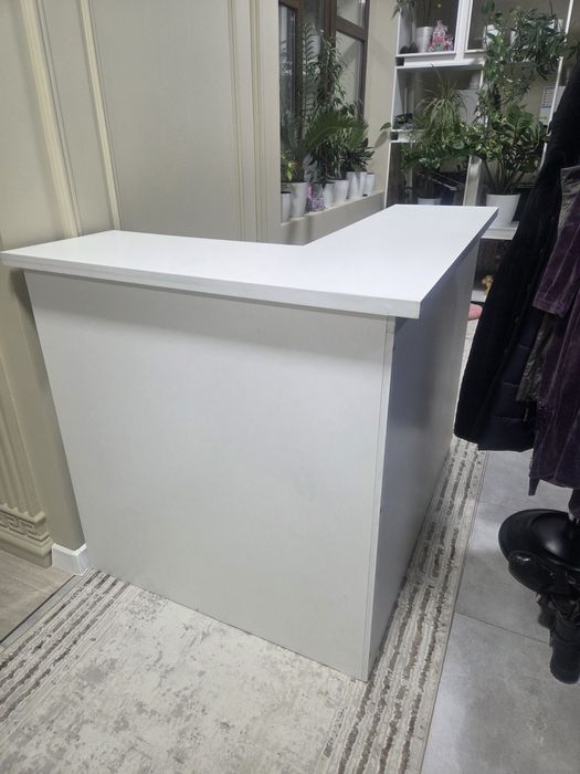 Продам ресепшн в отличном состоянии за 20тыс