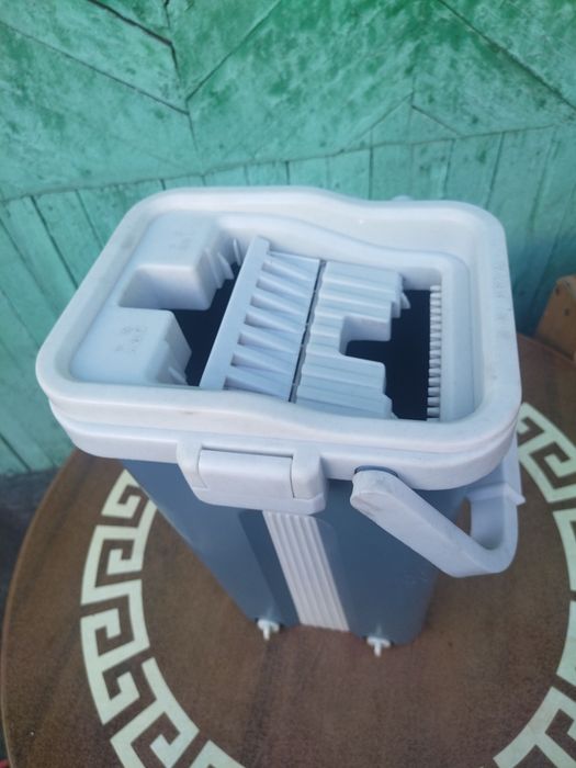 Продам ведро для мытья пола без швабры