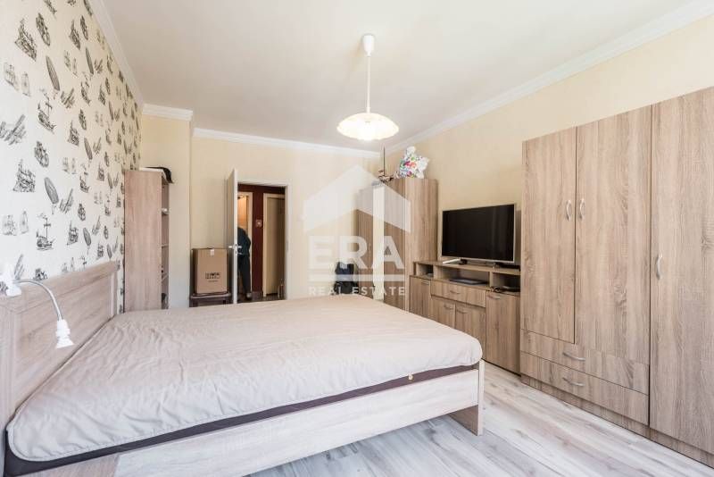 Продава се Тристаен апартамент в Варна, Център - 83 кв.м за 1655 €/кв.м - Снимка #8