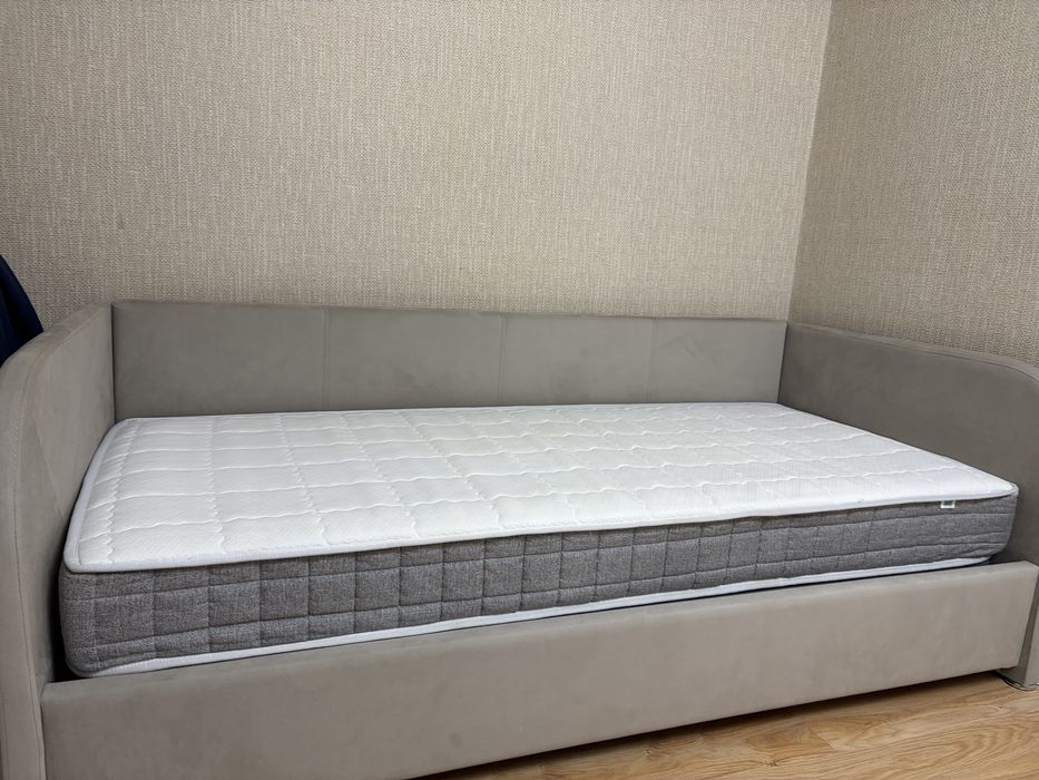 Продам кровать 200/90