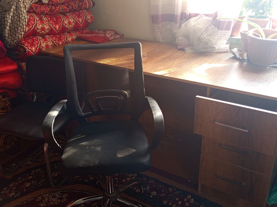 Offisni parta stol va stular