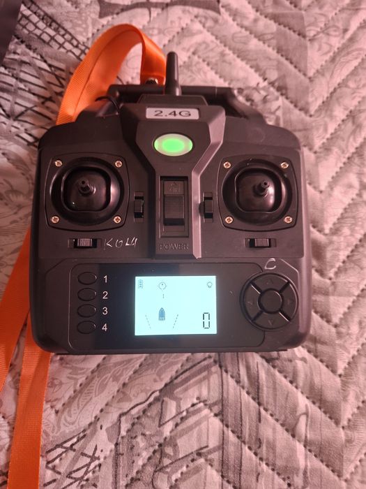 Лодка за захранка с GPS.