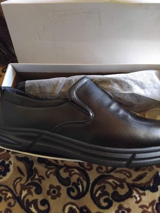 Pantofi piele ecologică .