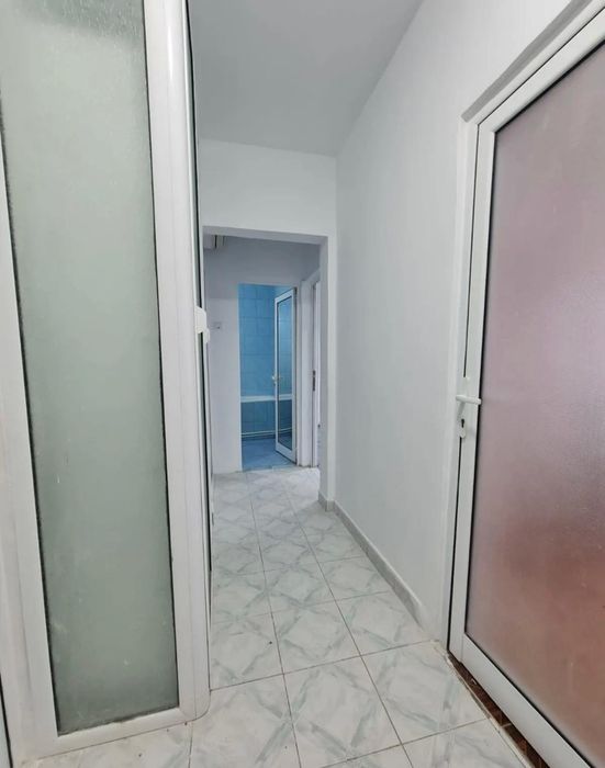 Vânzare apartament 3 camere transformat in 2 camere,in Micro 39A,pret negociabil!