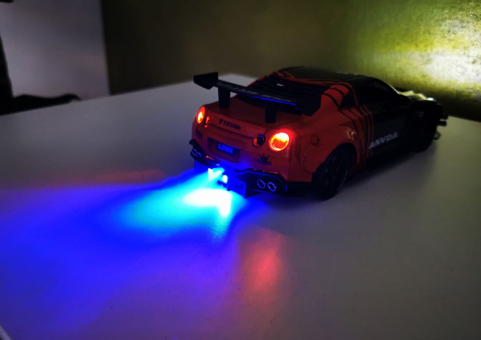 Macheta Nissan GTR R35 Racing, 1:24