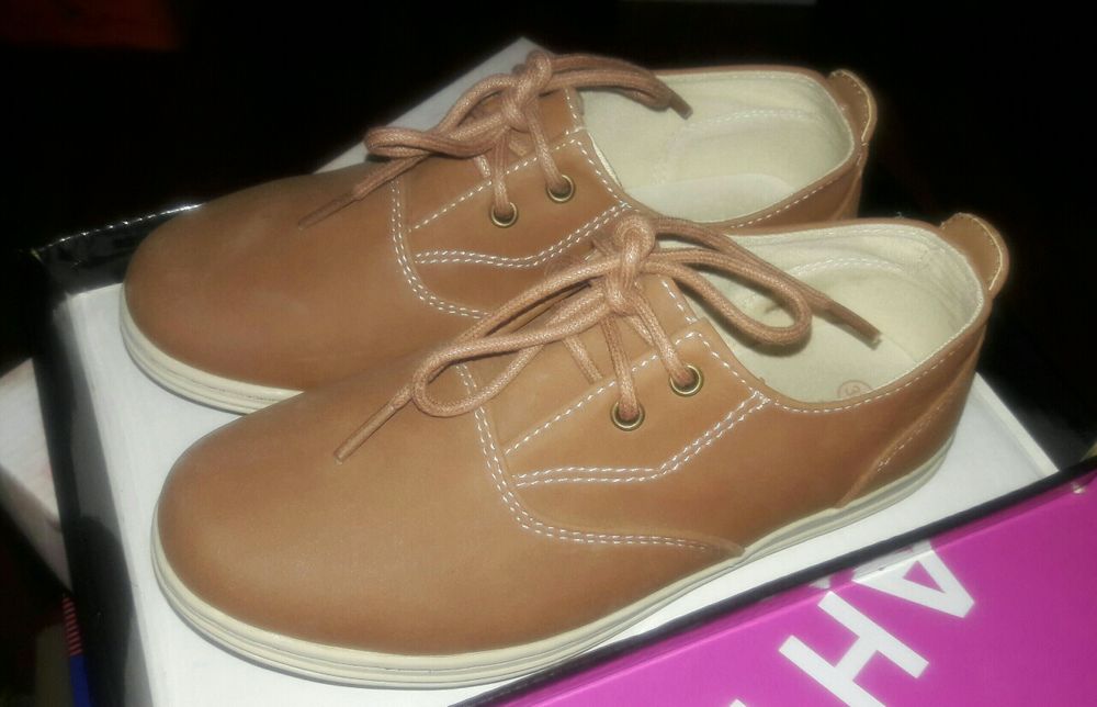 Новые ботинки на мальчика 2-4 класс