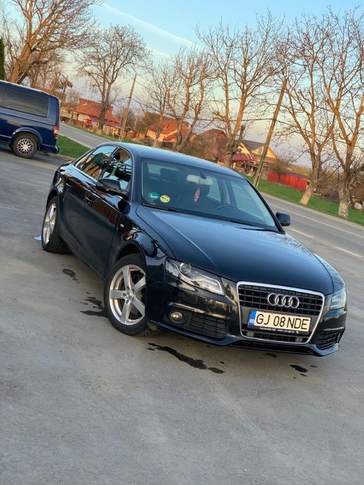 Audi a 4 B 8 TFSI 180 CP berlina , culoare negru .