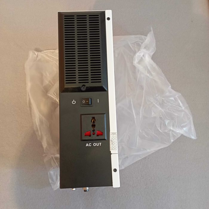 хибриден инвертор DAXTROMN 1KW 12V