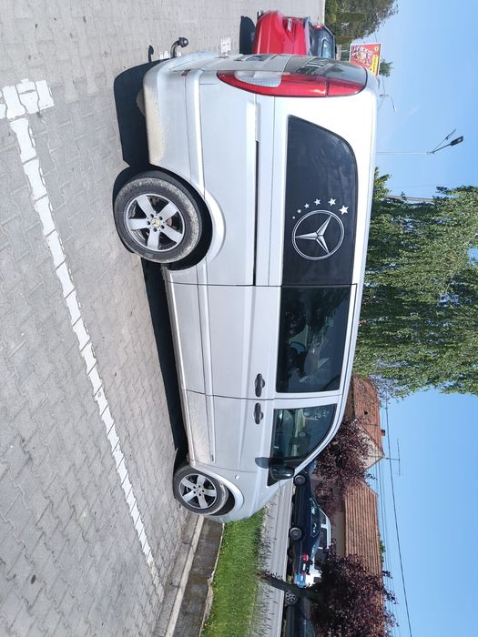 Vând Mercedes vito