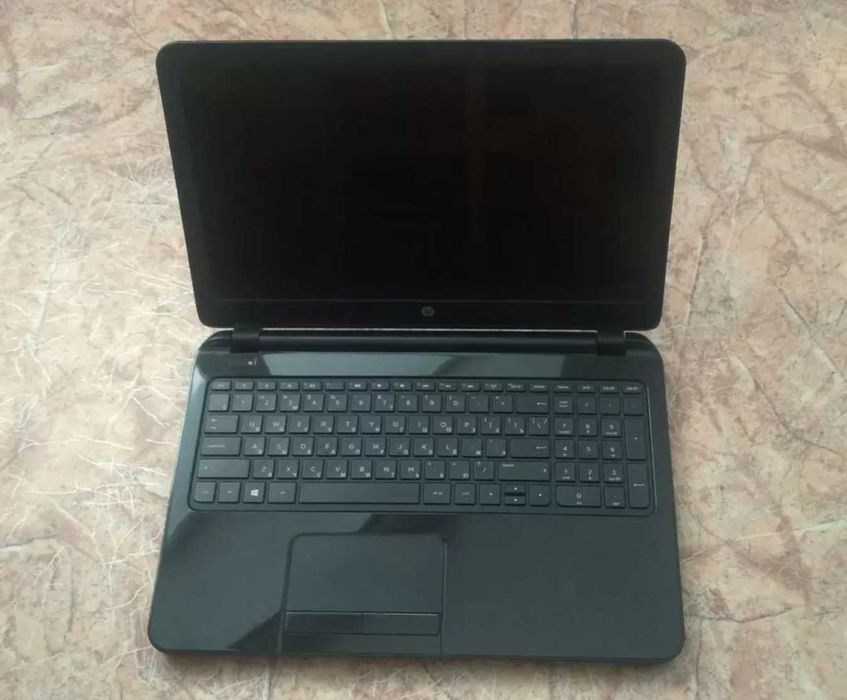 Продам 4 ядерный ноутбук Hp / 8 GB / 2GB / SSD 240 GB