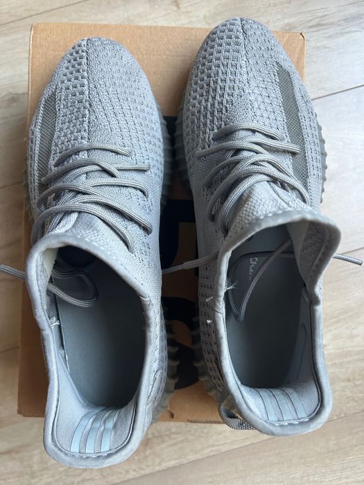 Yeezy boost 350 grey.