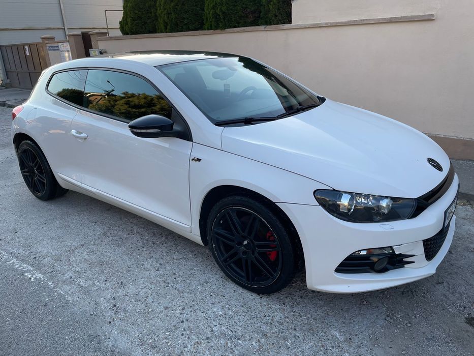 Sciroco R-Line 2.0 TDI 170 CP 2010