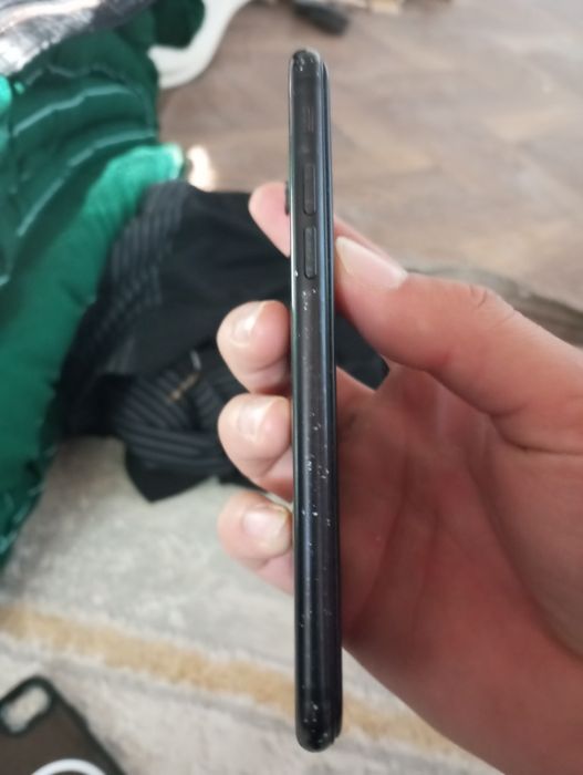 iPhone SE Память 64гб