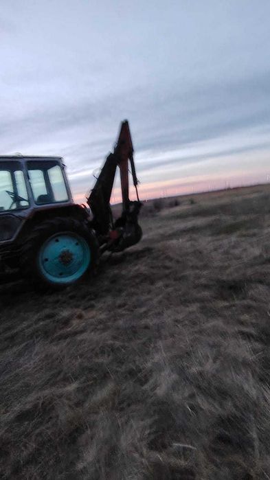 трактор -эксковатор ЮМЗ