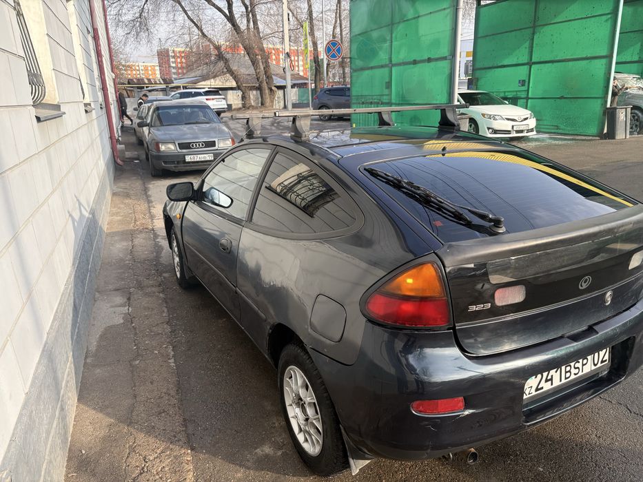 Продам мазда 323