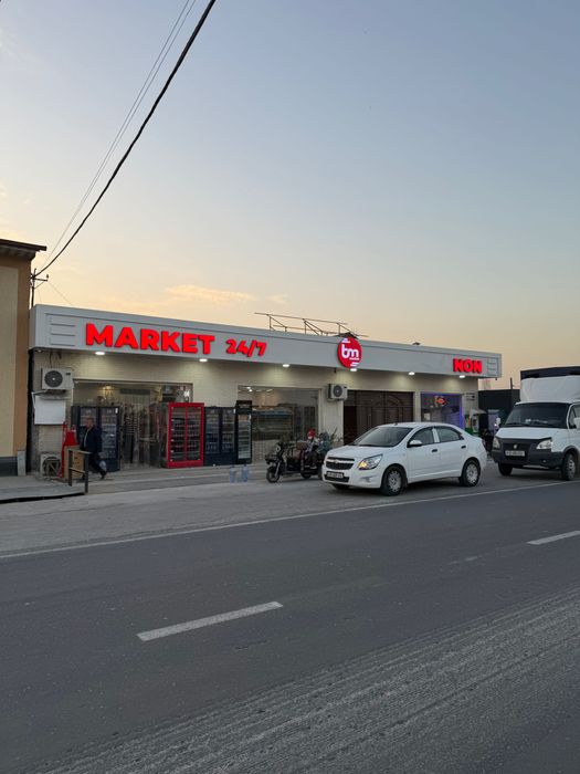 7сотих уй ва 3та ишлаб турган магазин сотилади