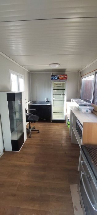 Продавам напълно оборудван павилион