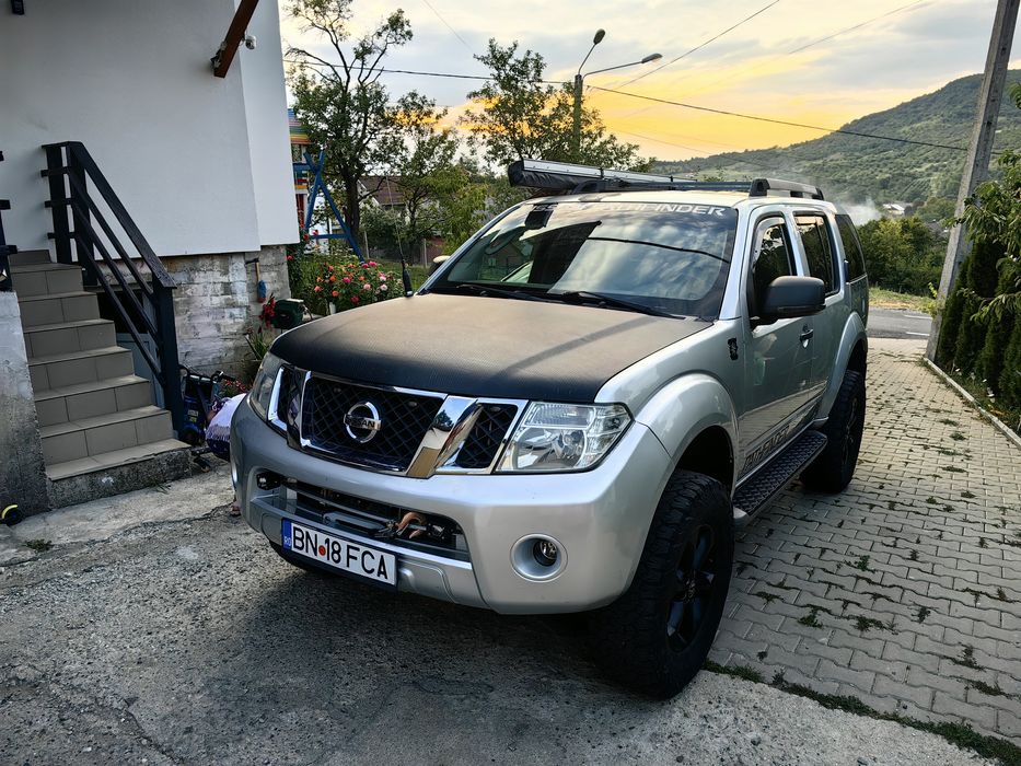 Nissan pathfinder r51 2012