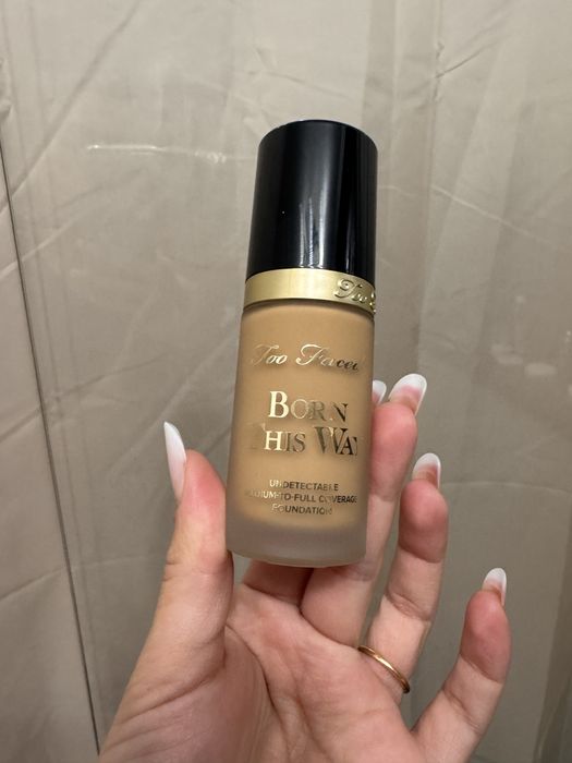 Too faced Fond de ten