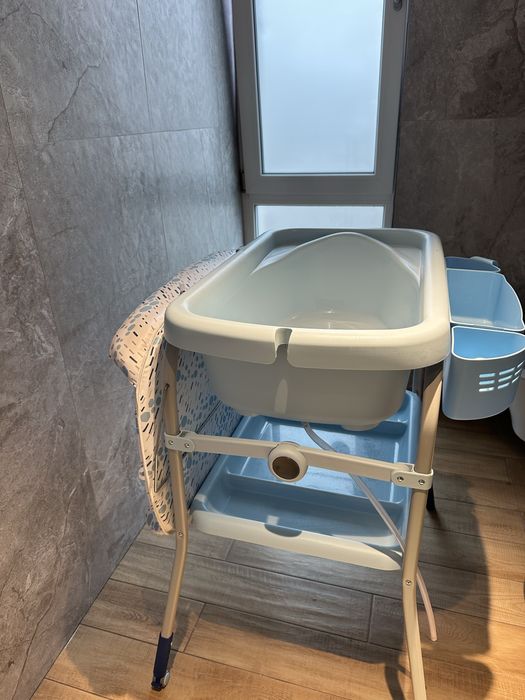 Masa de infasat si cadita