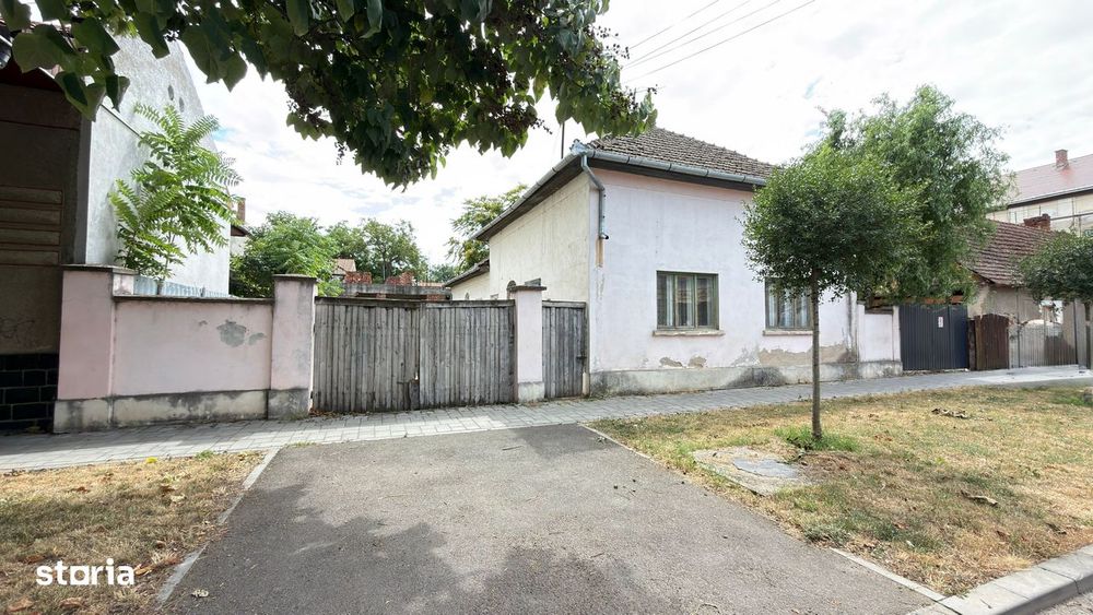 Casă Centrală 6 incăperi Str. Iuliu Maniu - Carei - Comision 0%