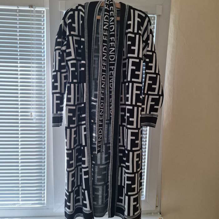 Дамска дълга жилетка!