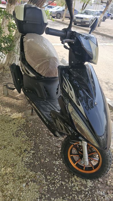 AI LI 49CC скутер