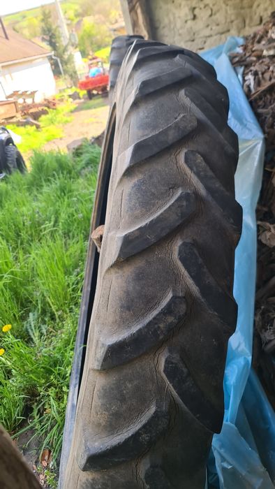 Cauciuc ingust tractor