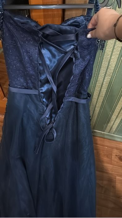 Продам платье, верх идет корсет