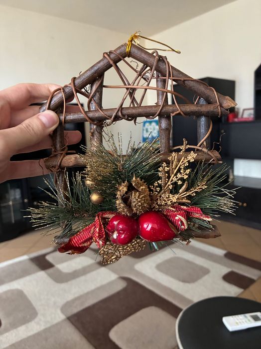 Коледни украси и свещници къщи