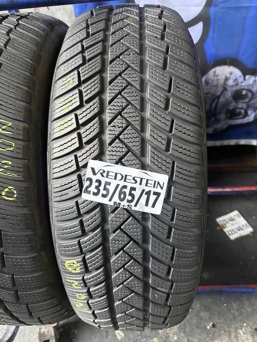 235/65/17 Vredestein M+S